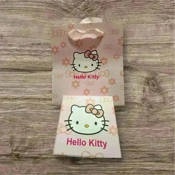 Hello Kitty Earrings - Picture 3 of 3